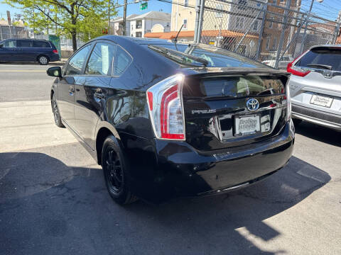 2014 Toyota Prius Two