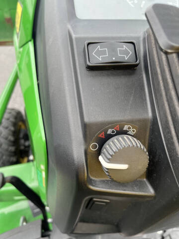 2022 John Deere 1025R