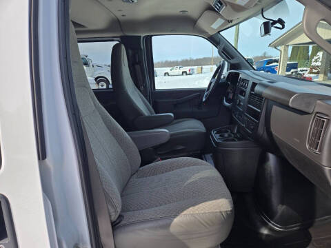 2022 Chevrolet Express LS 3500
