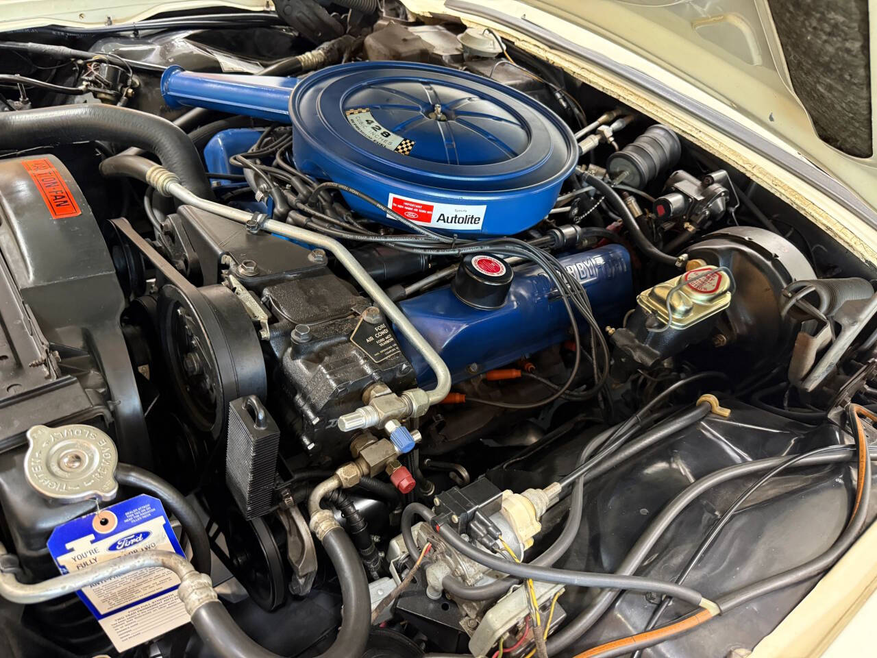 1967 Ford Thunderbird 52