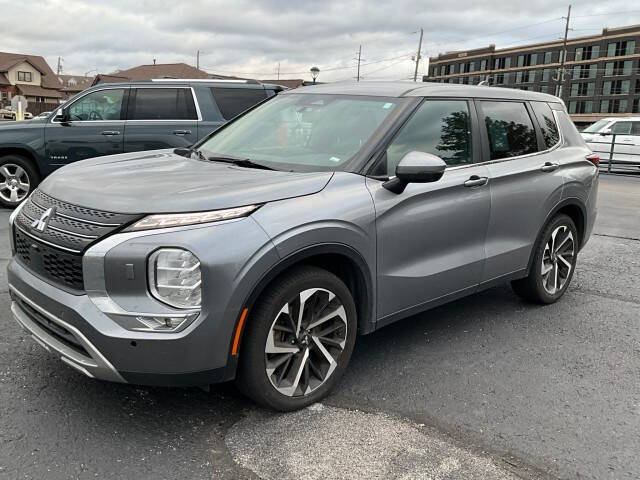 2023 Mitsubishi Outlander SE