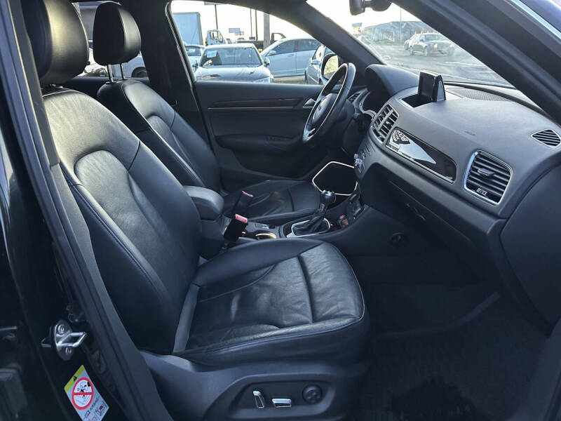 2016 Audi Q3 2.0T quattro Prestige