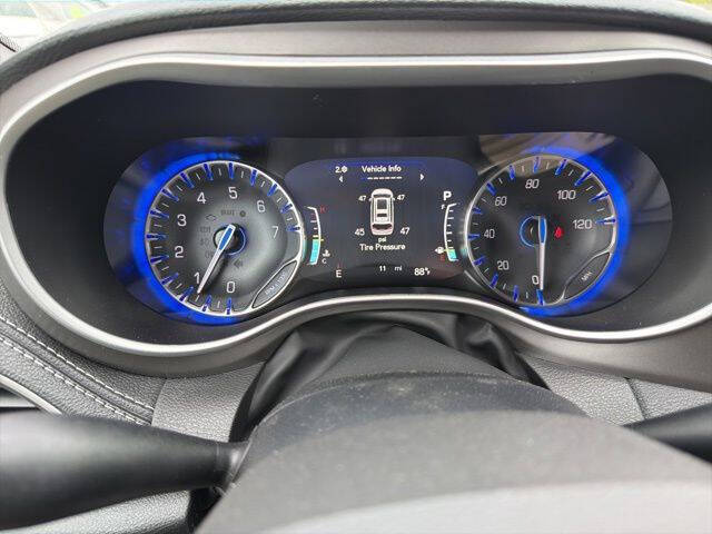 2027 Chrysler Pacifica Select