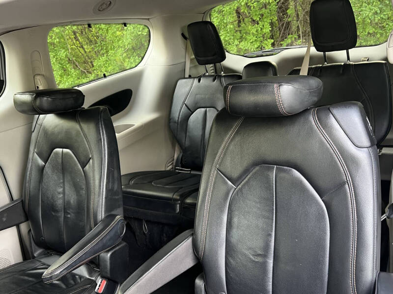 2017 Chrysler Pacifica Touring Plus