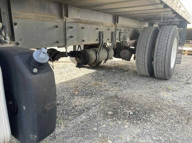 2018 Freightliner M2 106