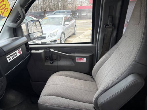 2017 Chevrolet Express LT 3500