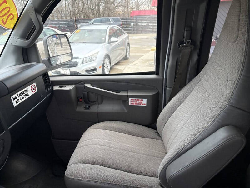 2017 Chevrolet Express LT 3500