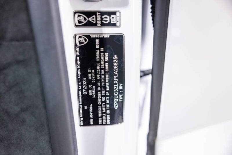 2023 Lamborghini Urus Performante