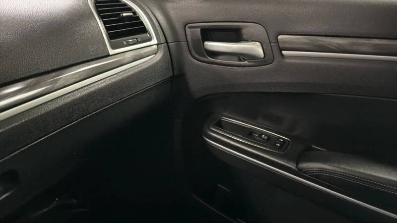 2018 Chrysler 300 Touring