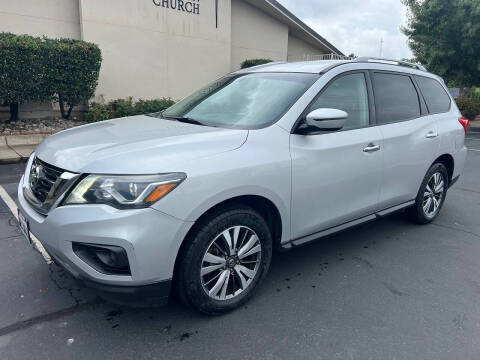 2019 Nissan Pathfinder SV