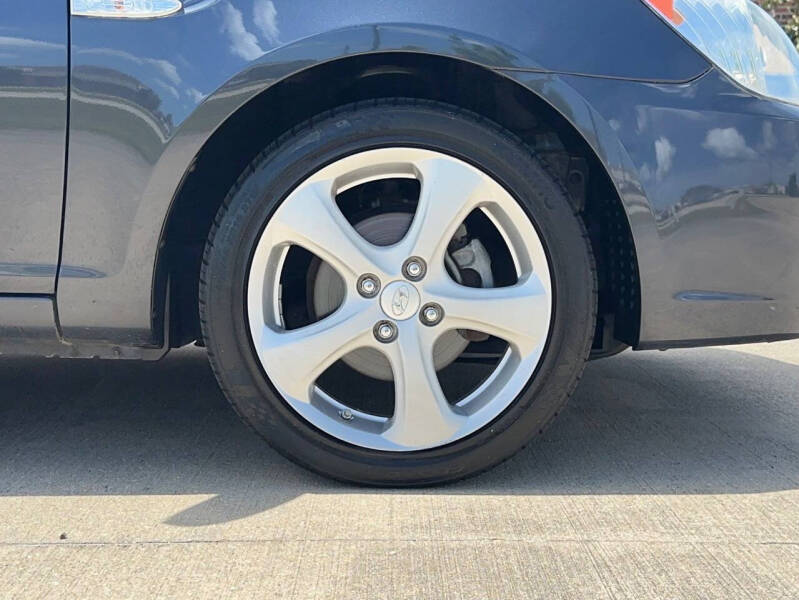 2009 Hyundai Accent SE