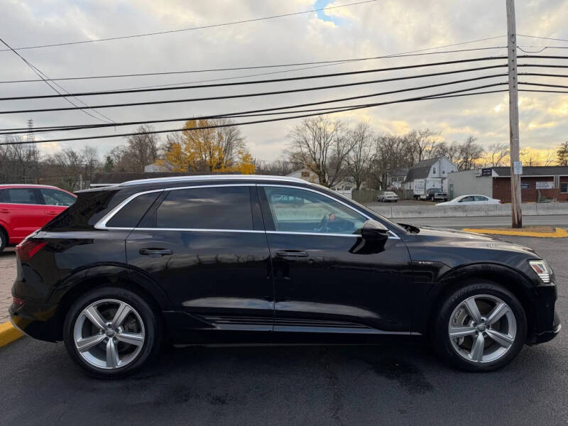 2019 Audi e-tron quattro Prestige