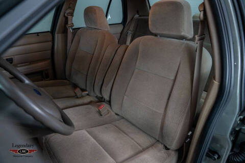 2003 Ford Crown Victoria