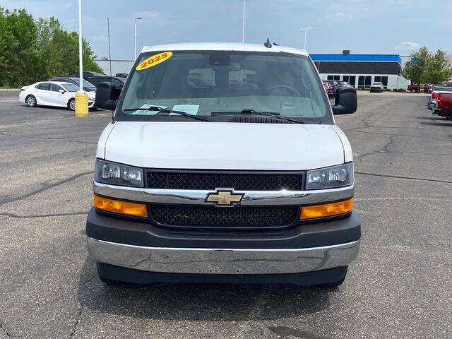 2025 Chevrolet Express LT 3500