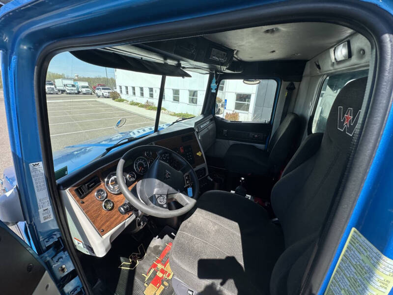 2022 Western Star 4700 SF
