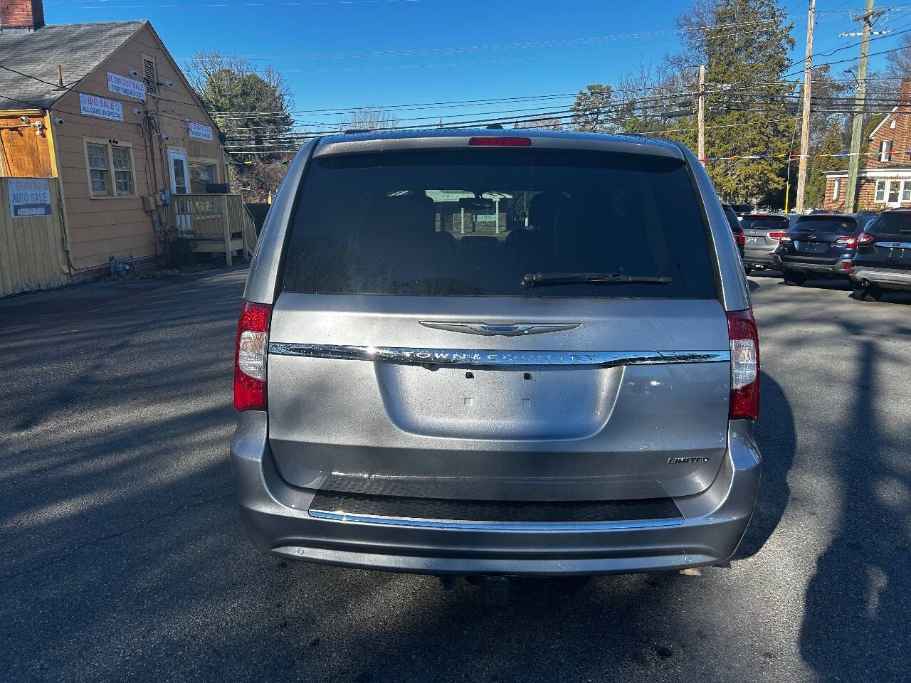 ChryslerTown and Country3