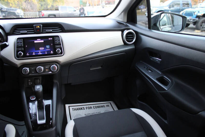 2022 Nissan Versa SV