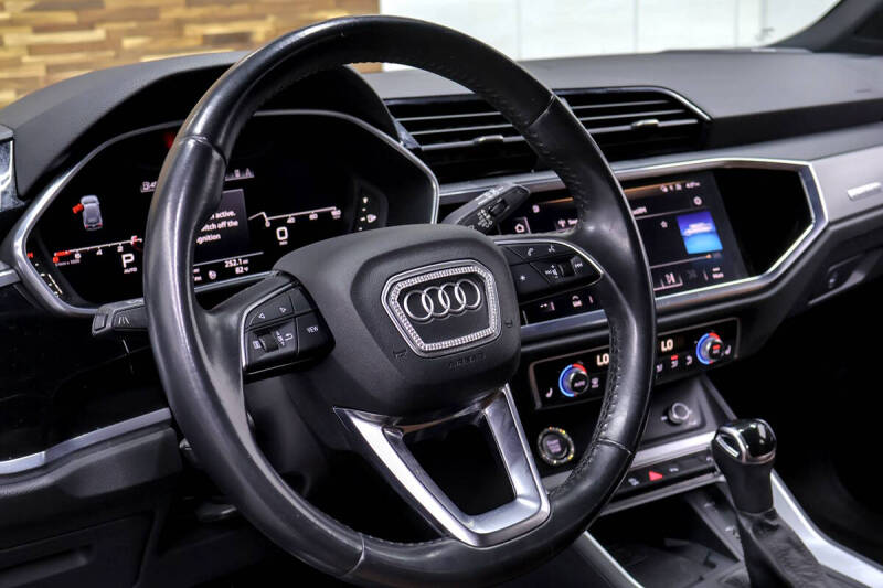 2020 Audi Q3 quattro Premium Plus 45 TFSI