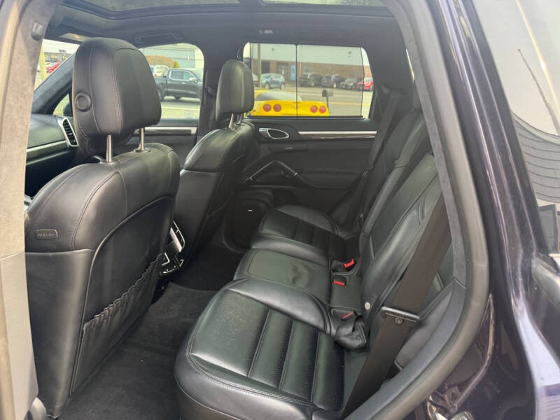 2017 Porsche Cayenne GTS