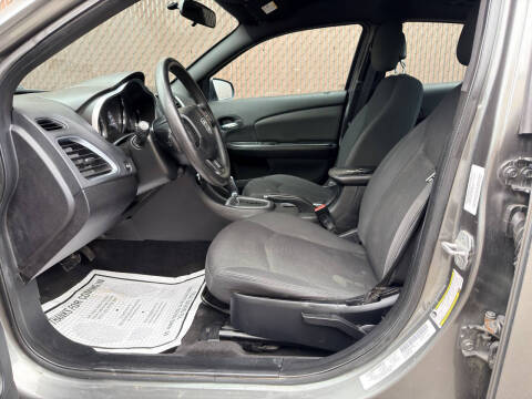 2012 Dodge Avenger SE