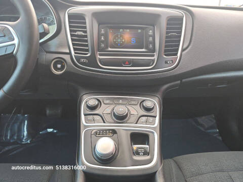 2017 Chrysler 200 LX