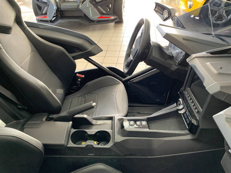 2023 Polaris Slingshot