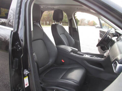 2019 Jaguar F-PACE 25t Premium