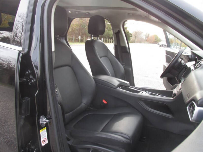 2019 Jaguar F-PACE 25t Premium