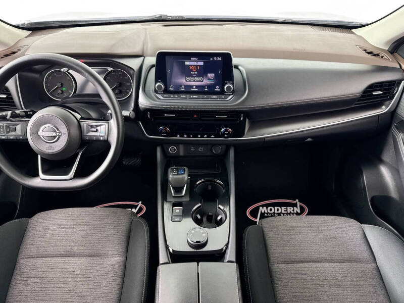 2022 Nissan Rogue SV