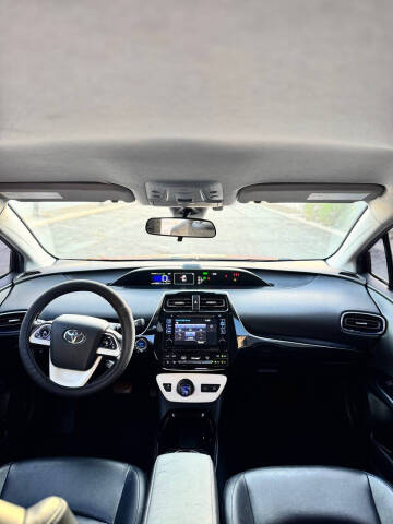 2017 Toyota Prius Three Touring