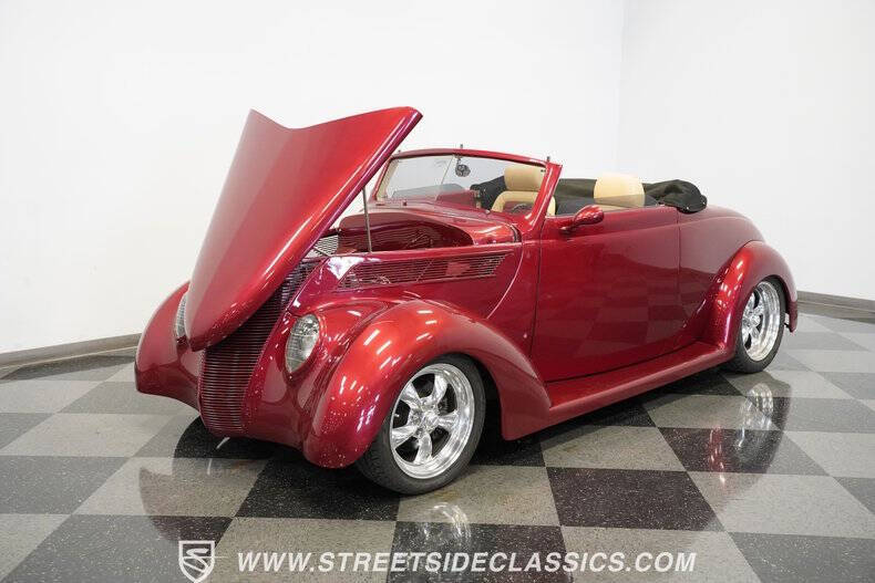 1937 Ford Cabriolet