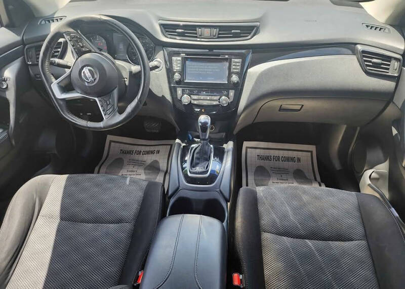 2017 Nissan Rogue Sport SV