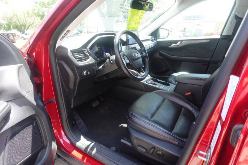 2022 Ford Escape Titanium