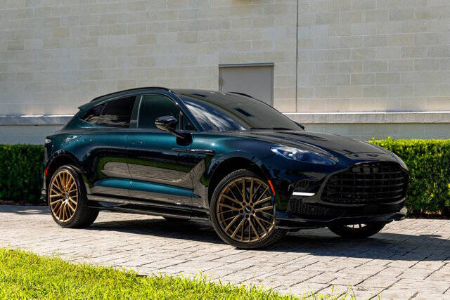 2025 Aston Martin DBX 707