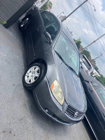 2006 Nissan Altima for sale at Rod's Automotive in Cincinnati OH