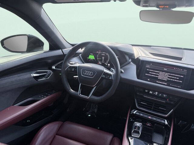 2024 Audi e-tron GT quattro Premium Plus