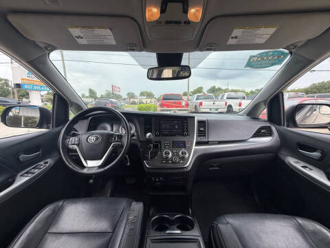 2019 Toyota Sienna SE Premium 8-Passenger