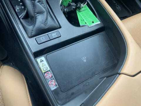 2023 Lexus ES 300h Luxury