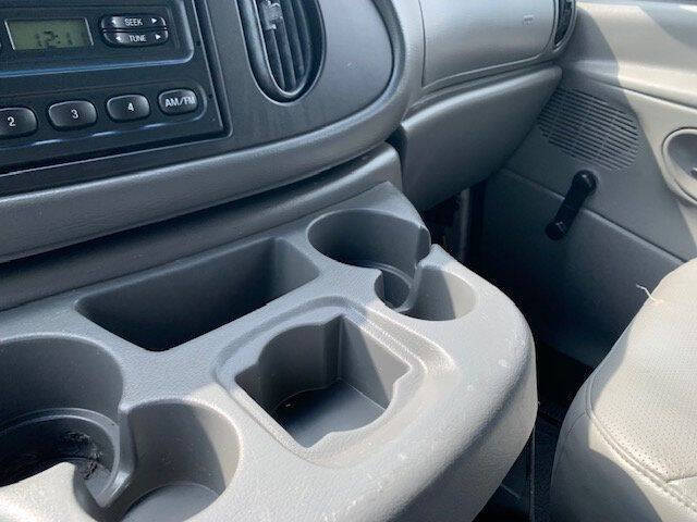 2005 Ford E-Series E-350 SD