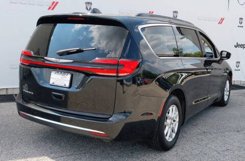 2022 Chrysler Pacifica Touring L
