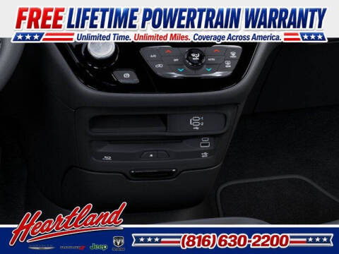 2027 Chrysler Pacifica Select