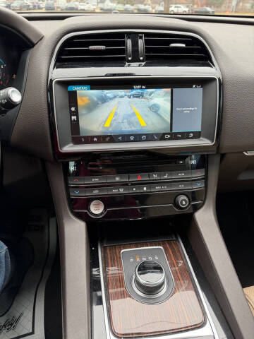 2017 Jaguar F-PACE 35t Prestige