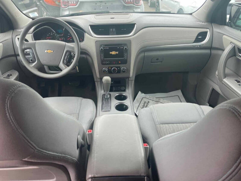 2017 Chevrolet Traverse LS