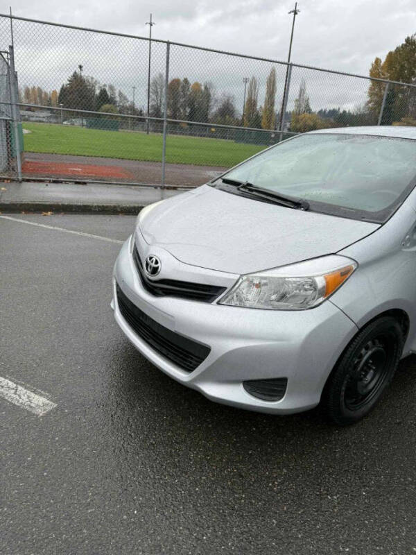 2014 Toyota Yaris 3-Door L Fleet