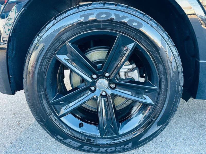 2019 Audi Q8 quattro Premium 55 TFSI