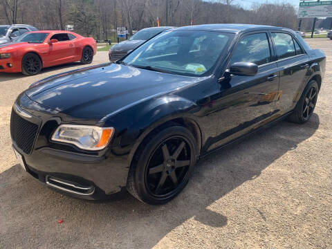2013 Chrysler 300 for sale at Court House Cars, LLC in Chillicothe OH