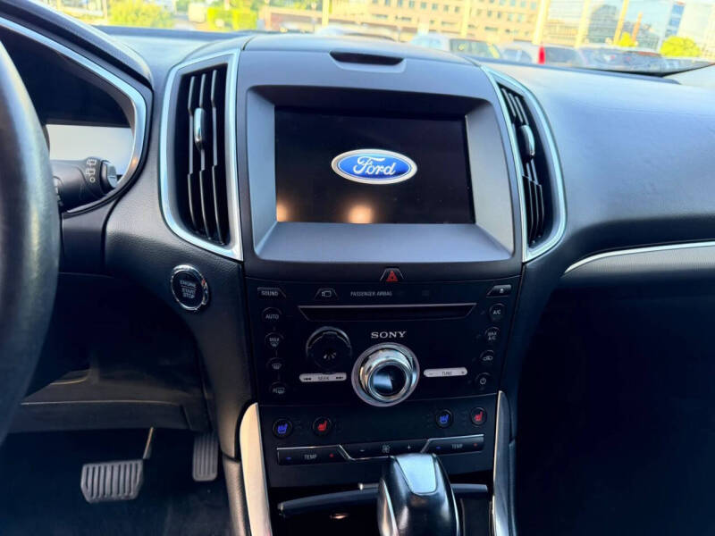 2017 Ford Edge Titanium