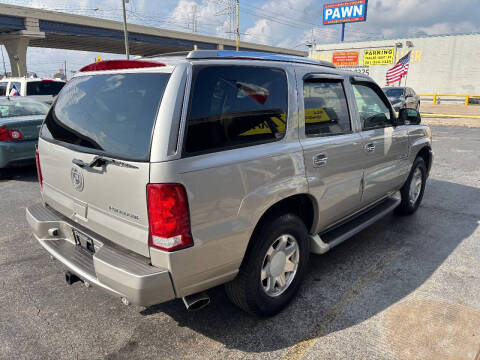 2004 Cadillac Escalade