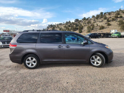 2012 Toyota Sienna LE 8-Passenger