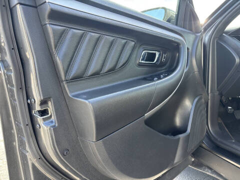 2018 Ford Taurus SEL